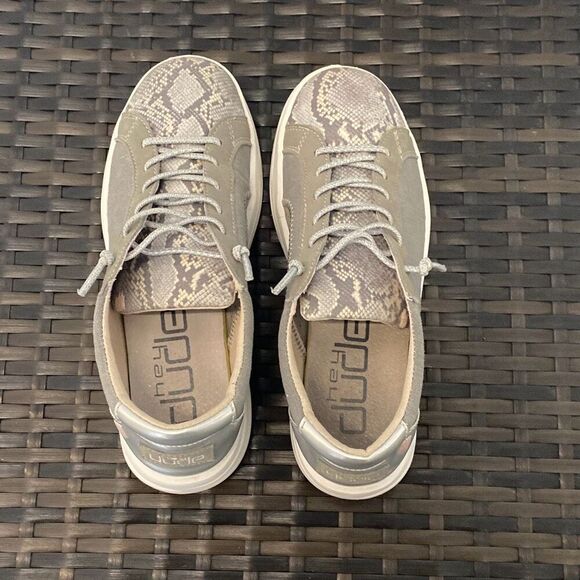 Hey Dudes sneakers Karina sliver python woman’s size 7 - Picture 4 of 6